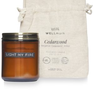 Wellmark średnia świeca o zapachu drewna cedrowego 12632011