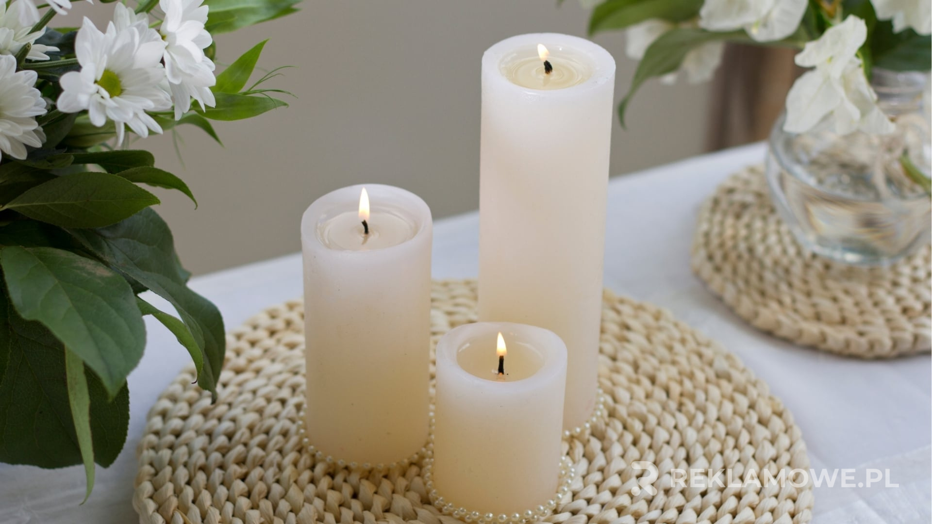 Świeczki reklamowe w nowoczesnym designie na rok 2025